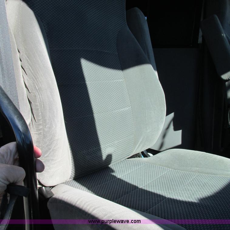 image for item L5326 2009 Peterbilt 387 semi truck