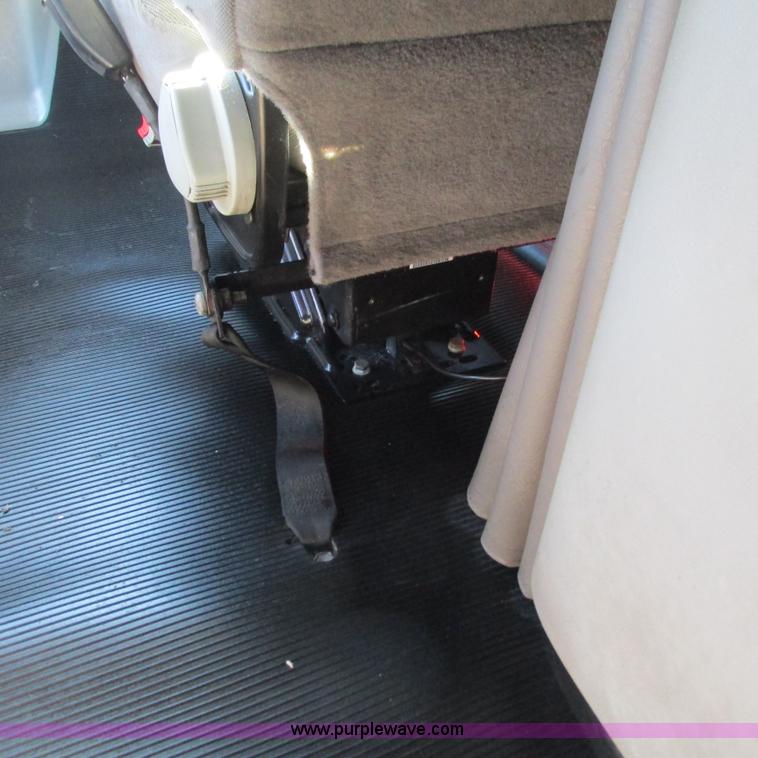 image for item L5326 2009 Peterbilt 387 semi truck