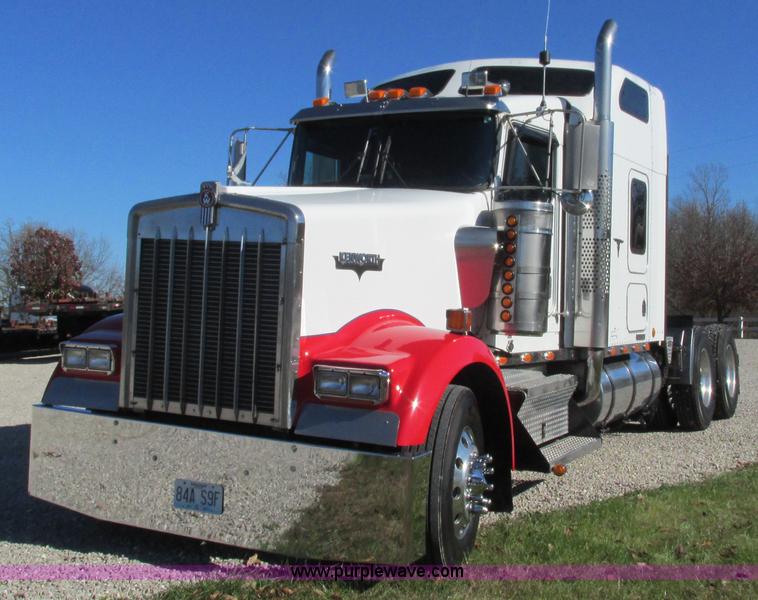 image for item L5327 2002 Kenworth W900L semi truck