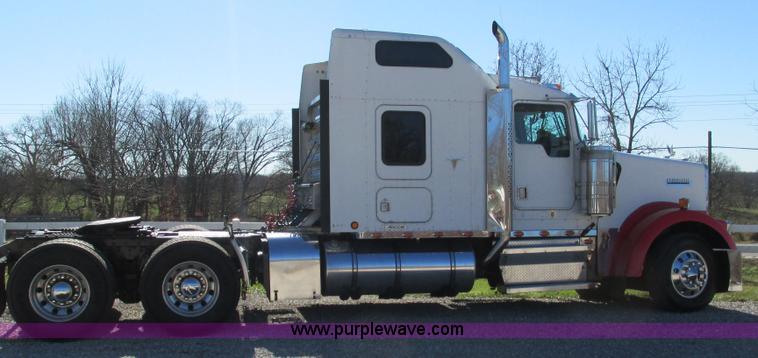 image for item L5327 2002 Kenworth W900L semi truck