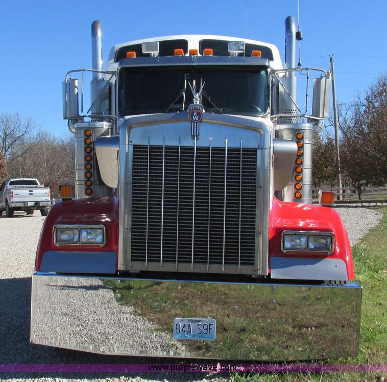 image for item L5327 2002 Kenworth W900L semi truck