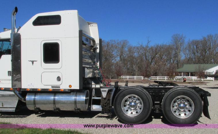 image for item L5327 2002 Kenworth W900L semi truck