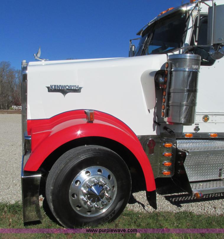 image for item L5327 2002 Kenworth W900L semi truck