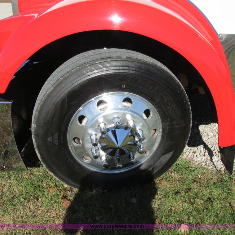 image for item L5327 2002 Kenworth W900L semi truck