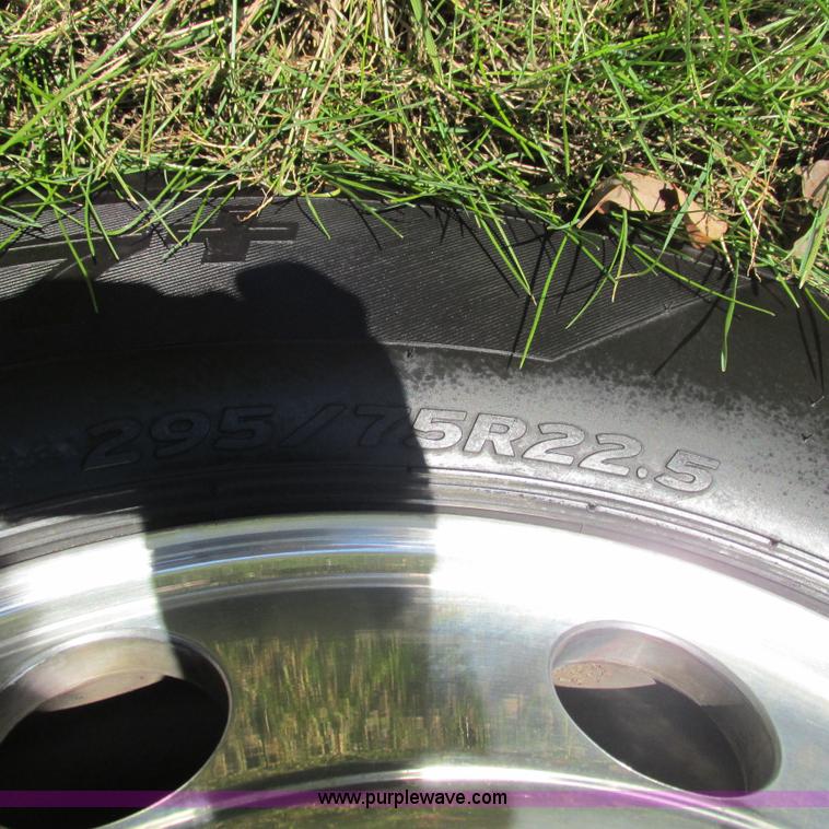 image for item L5327 2002 Kenworth W900L semi truck