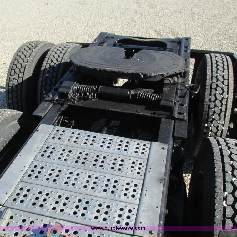 image for item L5327 2002 Kenworth W900L semi truck