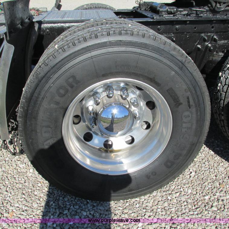 image for item L5327 2002 Kenworth W900L semi truck