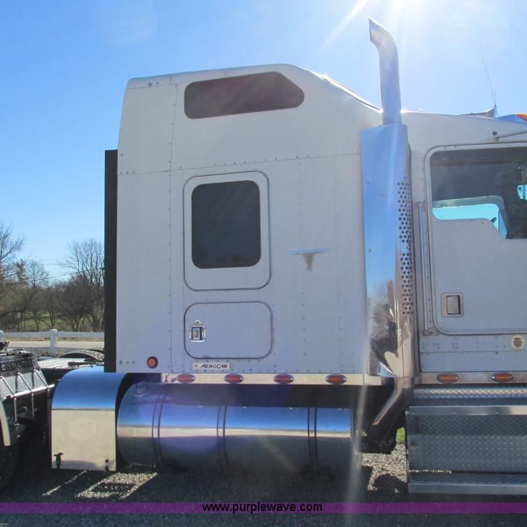 image for item L5327 2002 Kenworth W900L semi truck