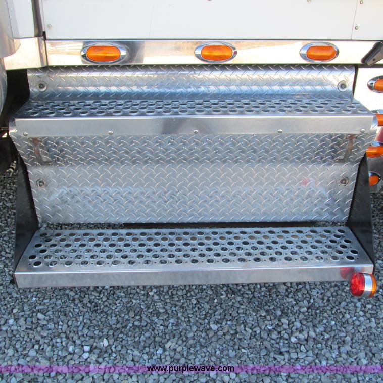 image for item L5327 2002 Kenworth W900L semi truck