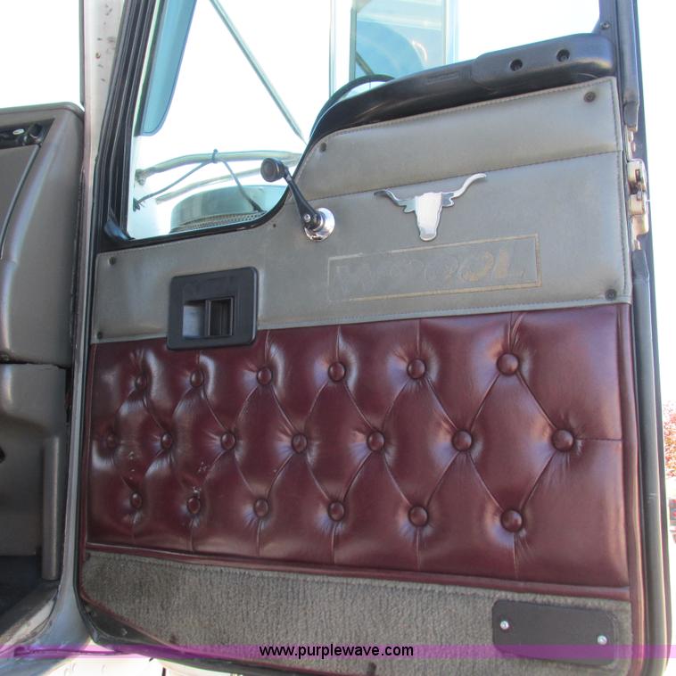 image for item L5327 2002 Kenworth W900L semi truck