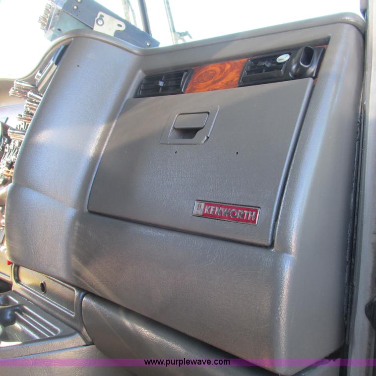 image for item L5327 2002 Kenworth W900L semi truck