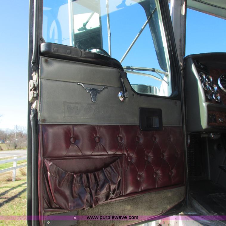 image for item L5327 2002 Kenworth W900L semi truck