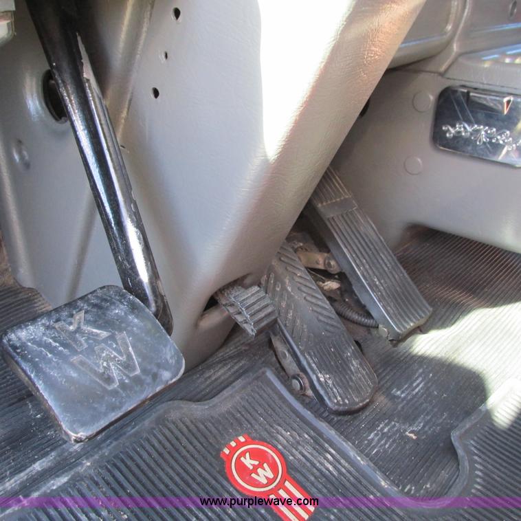 image for item L5327 2002 Kenworth W900L semi truck