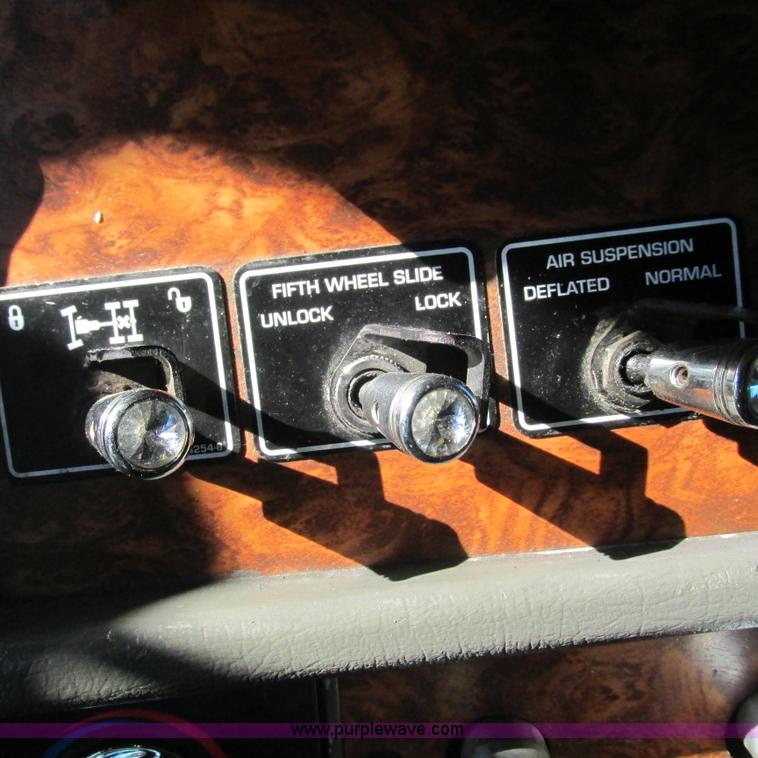 image for item L5327 2002 Kenworth W900L semi truck