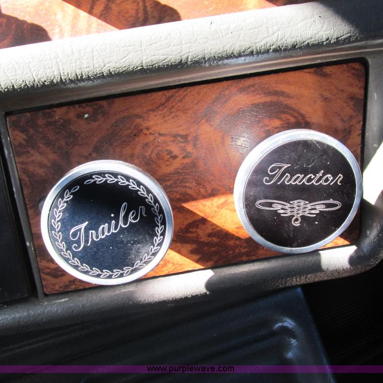 image for item L5327 2002 Kenworth W900L semi truck