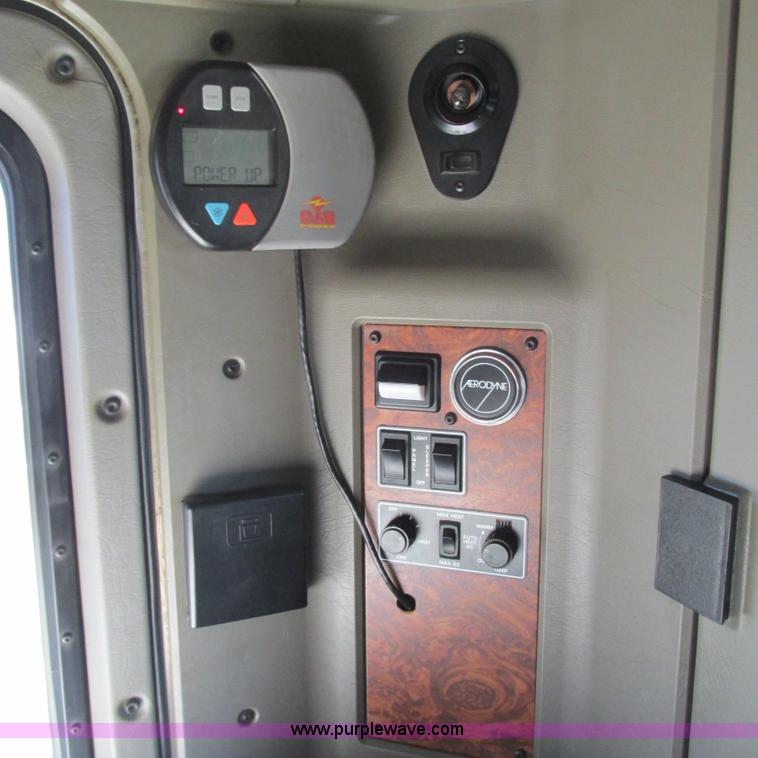 image for item L5327 2002 Kenworth W900L semi truck