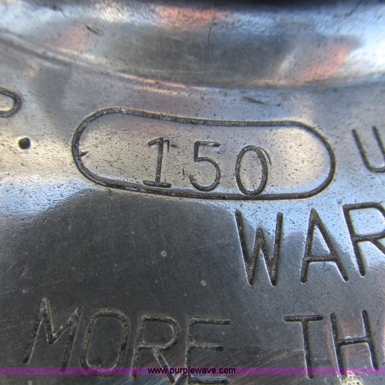 image for item L5328 2005 Freightliner Columbia semi truck