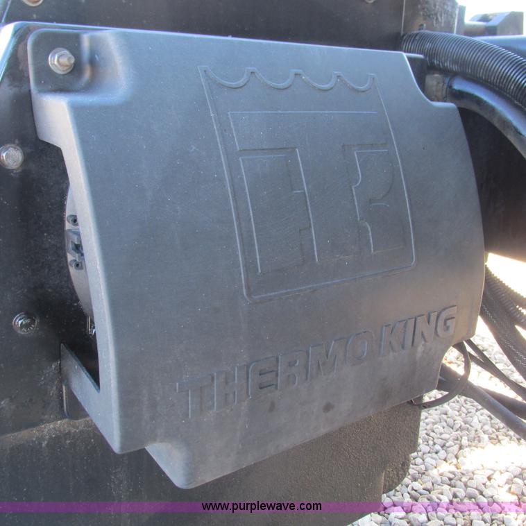 image for item L5328 2005 Freightliner Columbia semi truck