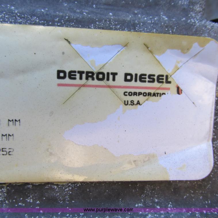 image for item L5328 2005 Freightliner Columbia semi truck