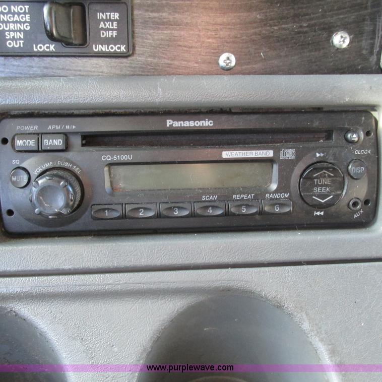 image for item L5328 2005 Freightliner Columbia semi truck