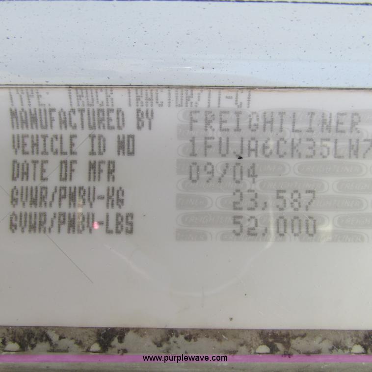 image for item L5328 2005 Freightliner Columbia semi truck