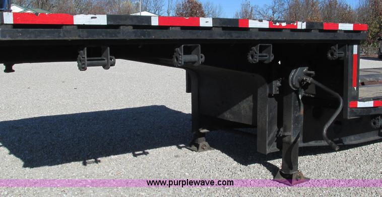 image for item L5330 1996 Doonan 48208143 drop deck trailer