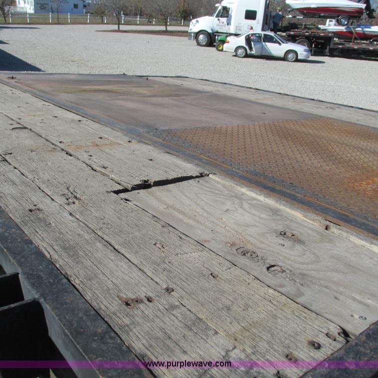 image for item L5330 1996 Doonan 48208143 drop deck trailer