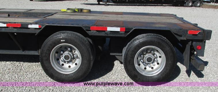 image for item L5330 1996 Doonan 48208143 drop deck trailer