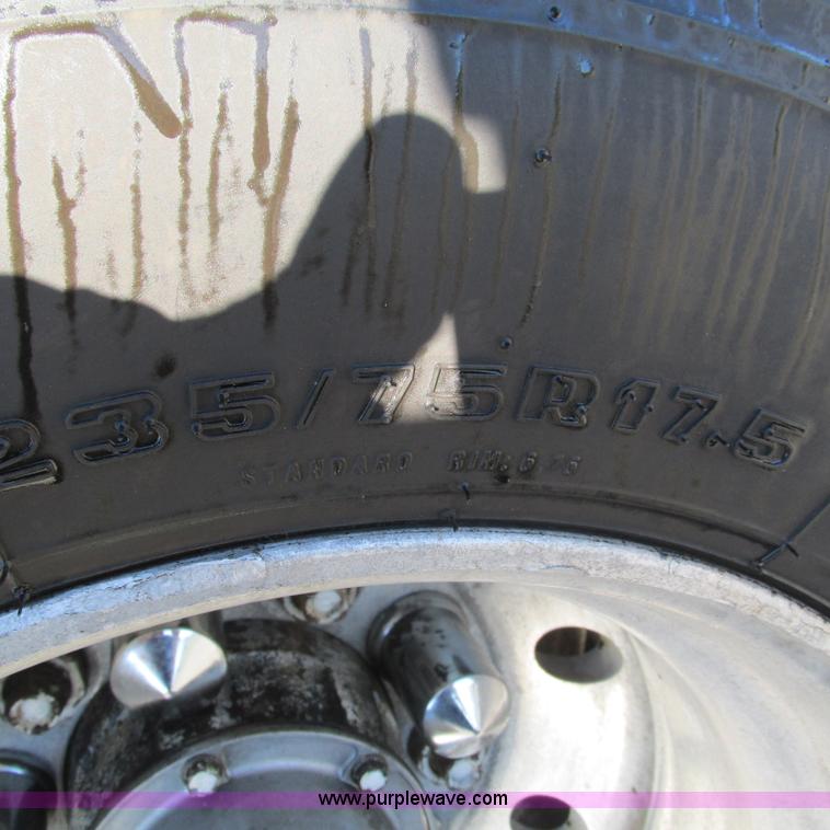 image for item L5330 1996 Doonan 48208143 drop deck trailer