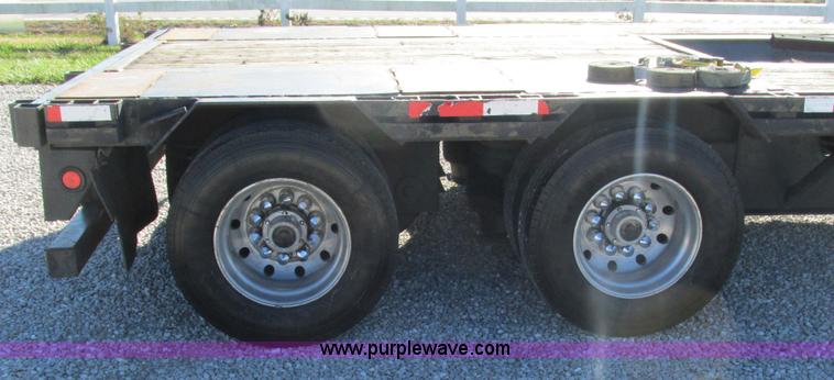 image for item L5330 1996 Doonan 48208143 drop deck trailer