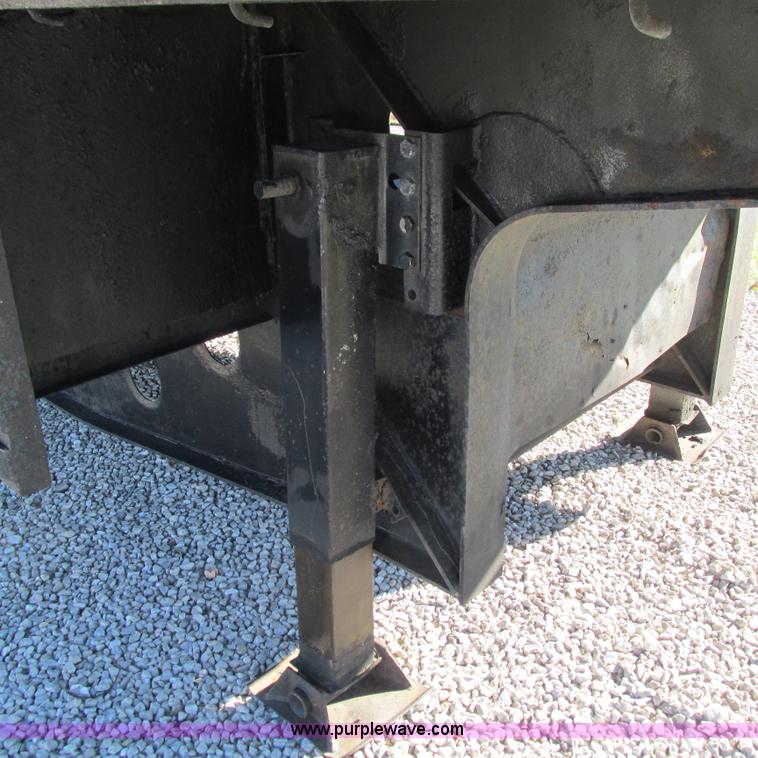 image for item L5330 1996 Doonan 48208143 drop deck trailer