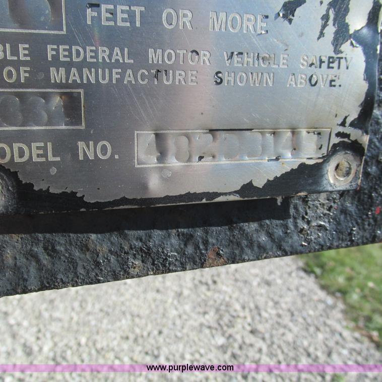 image for item L5330 1996 Doonan 48208143 drop deck trailer