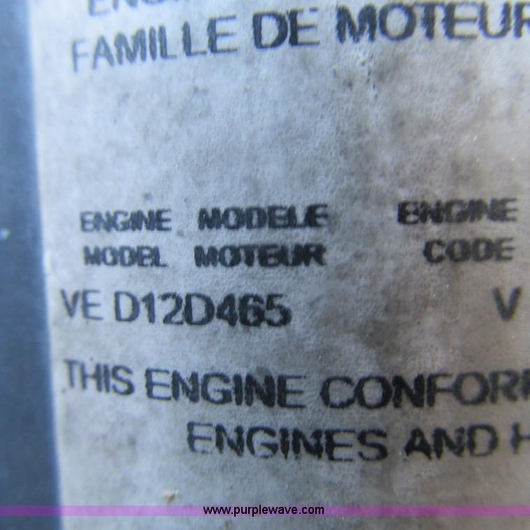 image for item L5331 2004 Volvo VNL semi truck