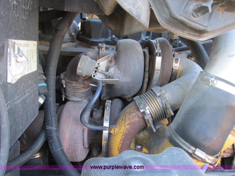 image for item N9323 2006 Peterbilt 387 semi truck