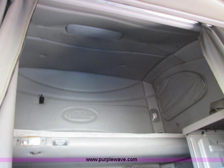 image for item N9323 2006 Peterbilt 387 semi truck