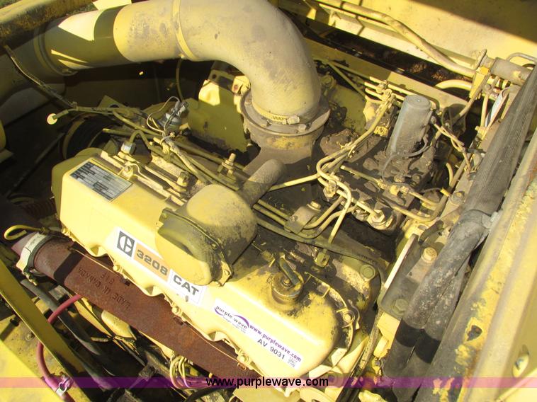image for item AV9031 Caterpillar 3208 V8 diesel engine