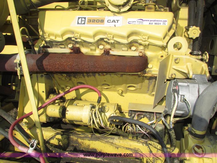 image for item AV9031 Caterpillar 3208 V8 diesel engine