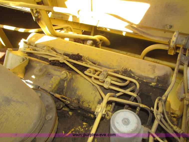 image for item AV9031 Caterpillar 3208 V8 diesel engine