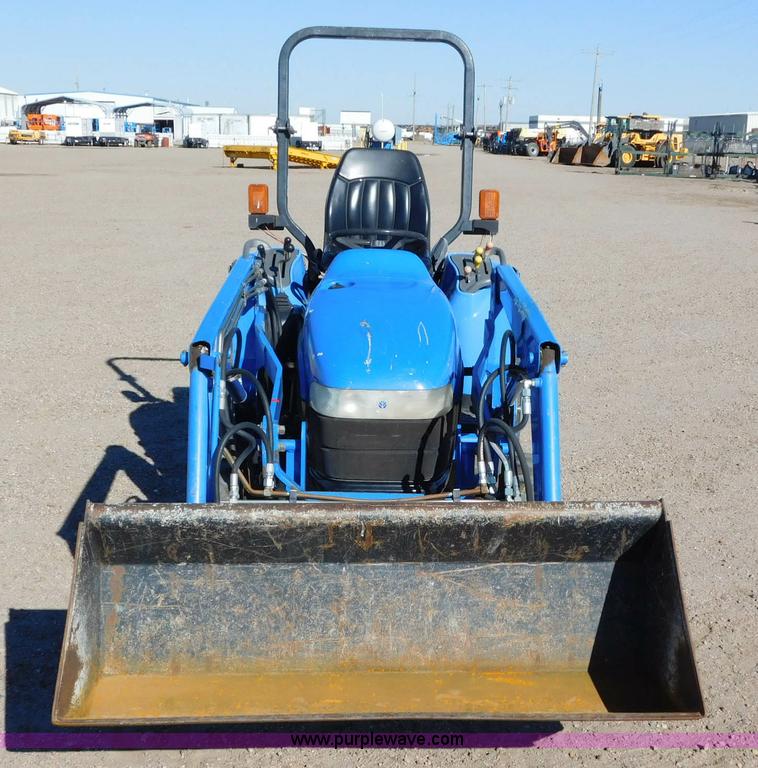 image for item AW9376 2011 New Holland TC29D MFWD tractor