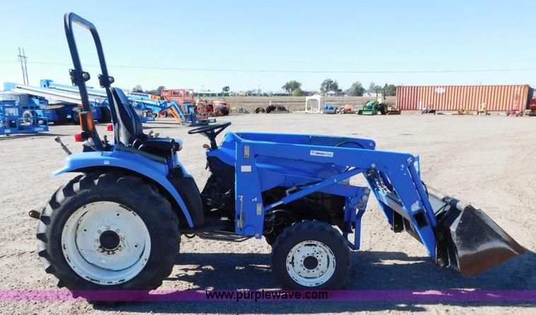 image for item AW9376 2011 New Holland TC29D MFWD tractor
