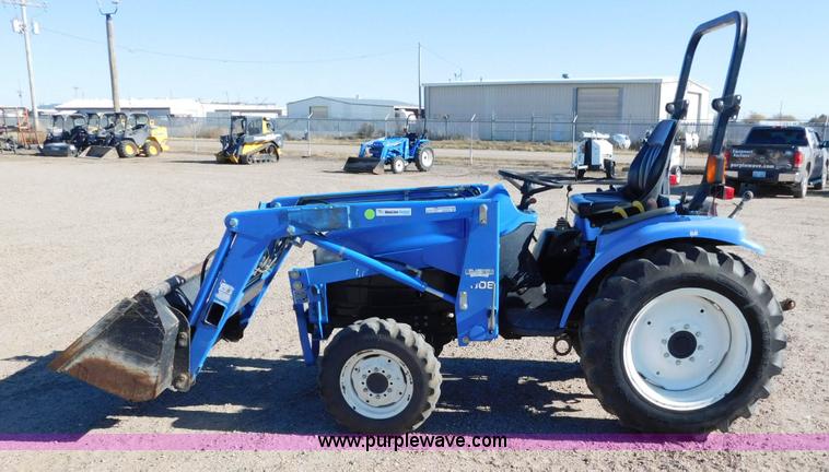 image for item AW9376 2011 New Holland TC29D MFWD tractor