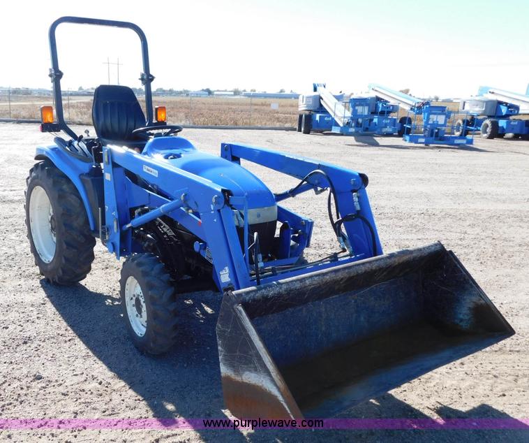 image for item AW9376 2011 New Holland TC29D MFWD tractor