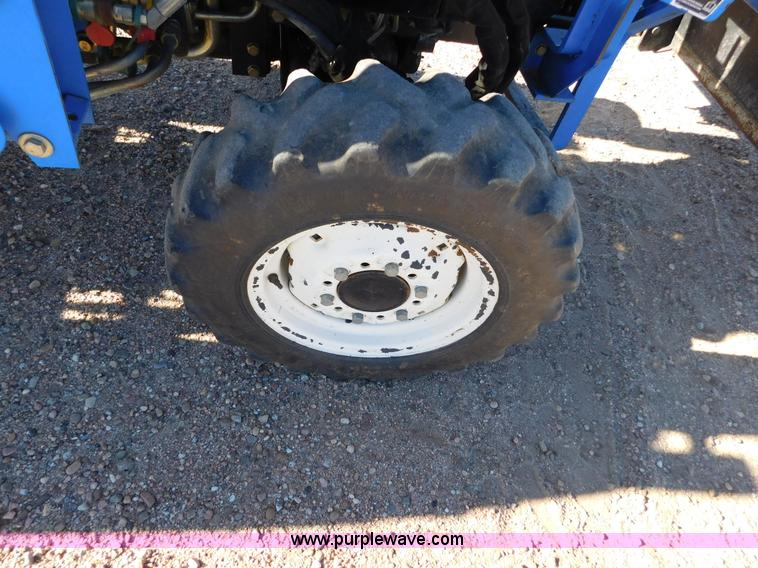 image for item AW9376 2011 New Holland TC29D MFWD tractor