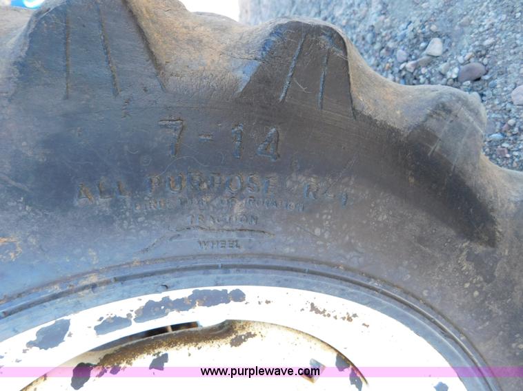 image for item AW9376 2011 New Holland TC29D MFWD tractor