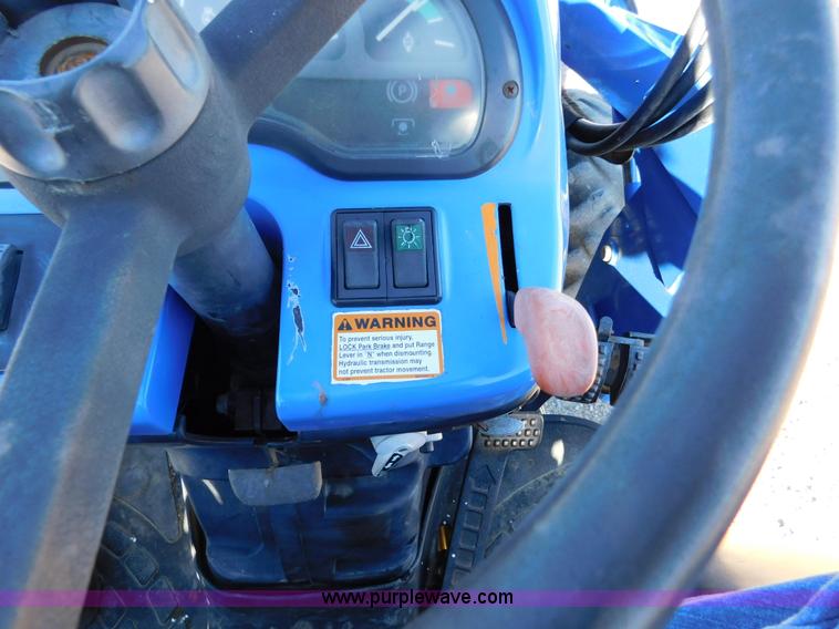 image for item AW9376 2011 New Holland TC29D MFWD tractor