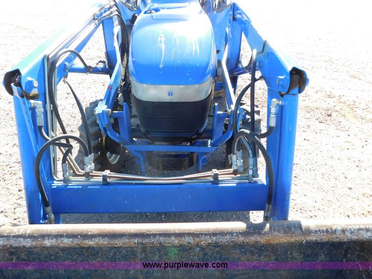 image for item AW9376 2011 New Holland TC29D MFWD tractor