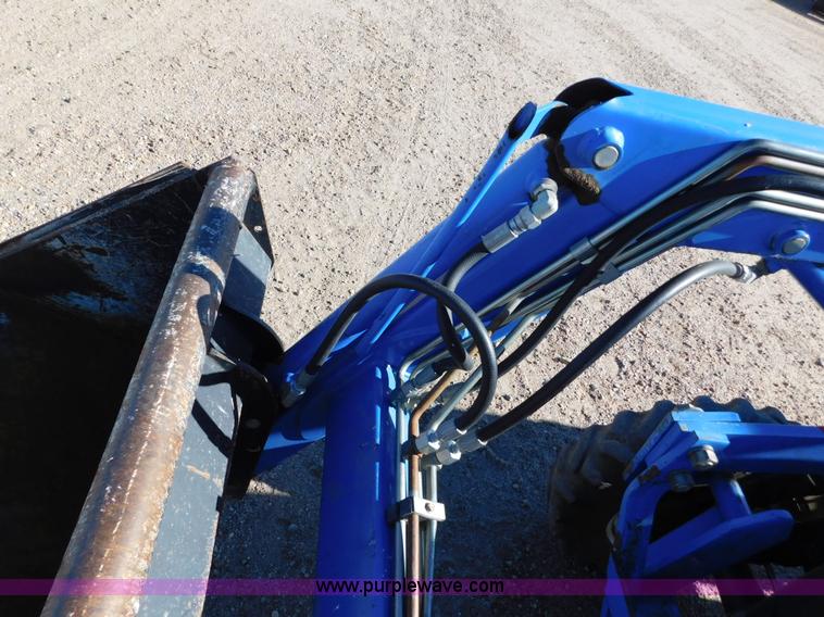 image for item AW9376 2011 New Holland TC29D MFWD tractor