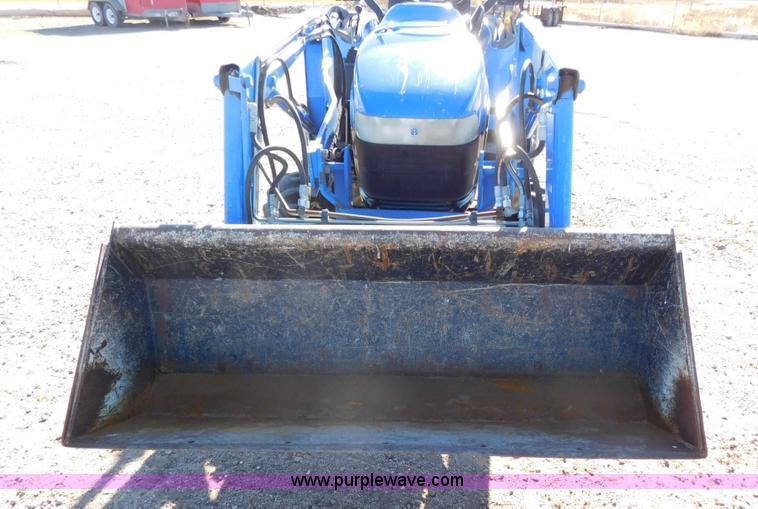 image for item AW9376 2011 New Holland TC29D MFWD tractor