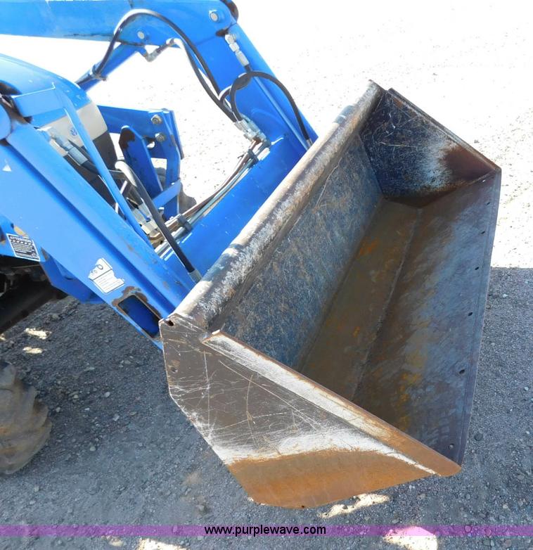 image for item AW9376 2011 New Holland TC29D MFWD tractor