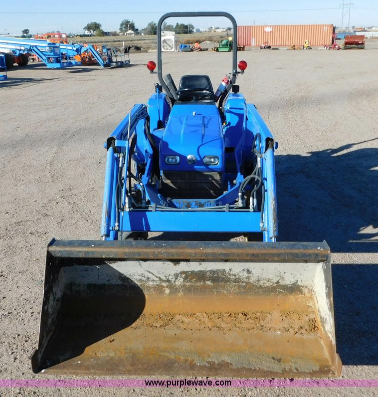 image for item AW9377 2011 New Holland TC30 MFWD tractor